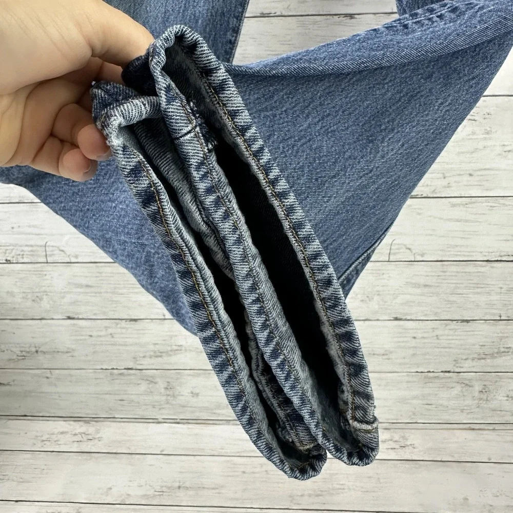 Levis 501 Denim Mens Jeans 34x30 blue Straight fit button fly (Measures 33X28.5)